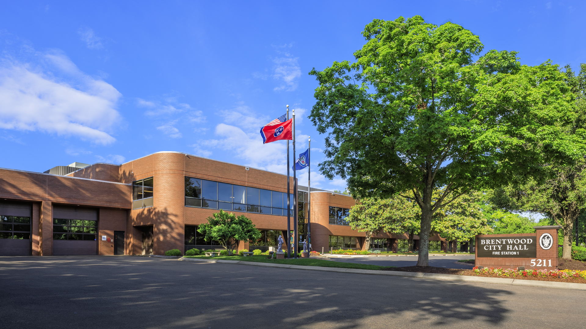 Brentwood City Hall__5D_0025-HDR-1_small-1920px_16-9 aspect